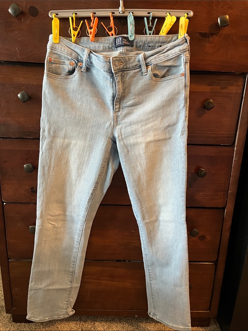 GAP Women’s Light Blue Straight-Leg Jeans